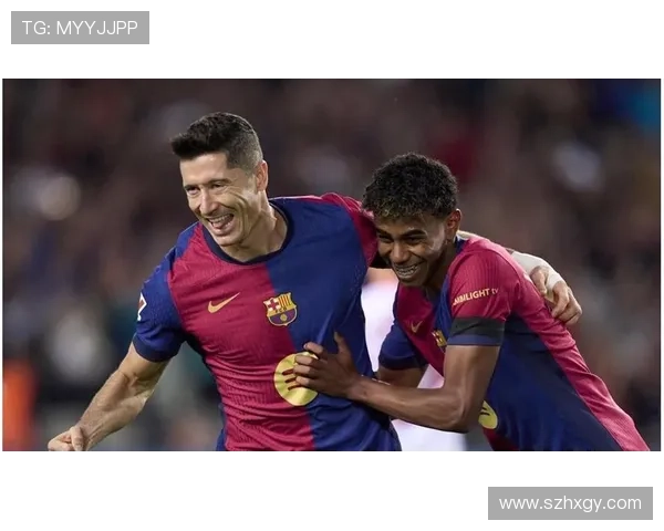 莱万复出领衔巴萨锋线出征